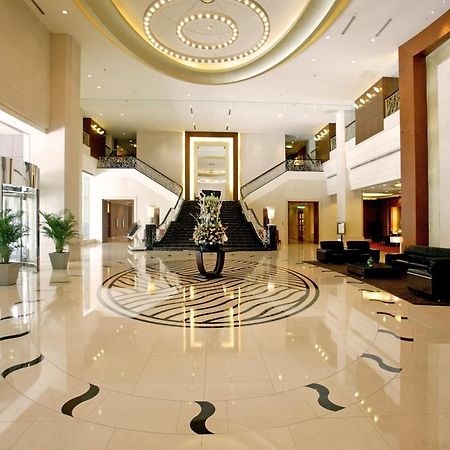 Tayih Landis Hotel Tainan Exterior photo Lobby