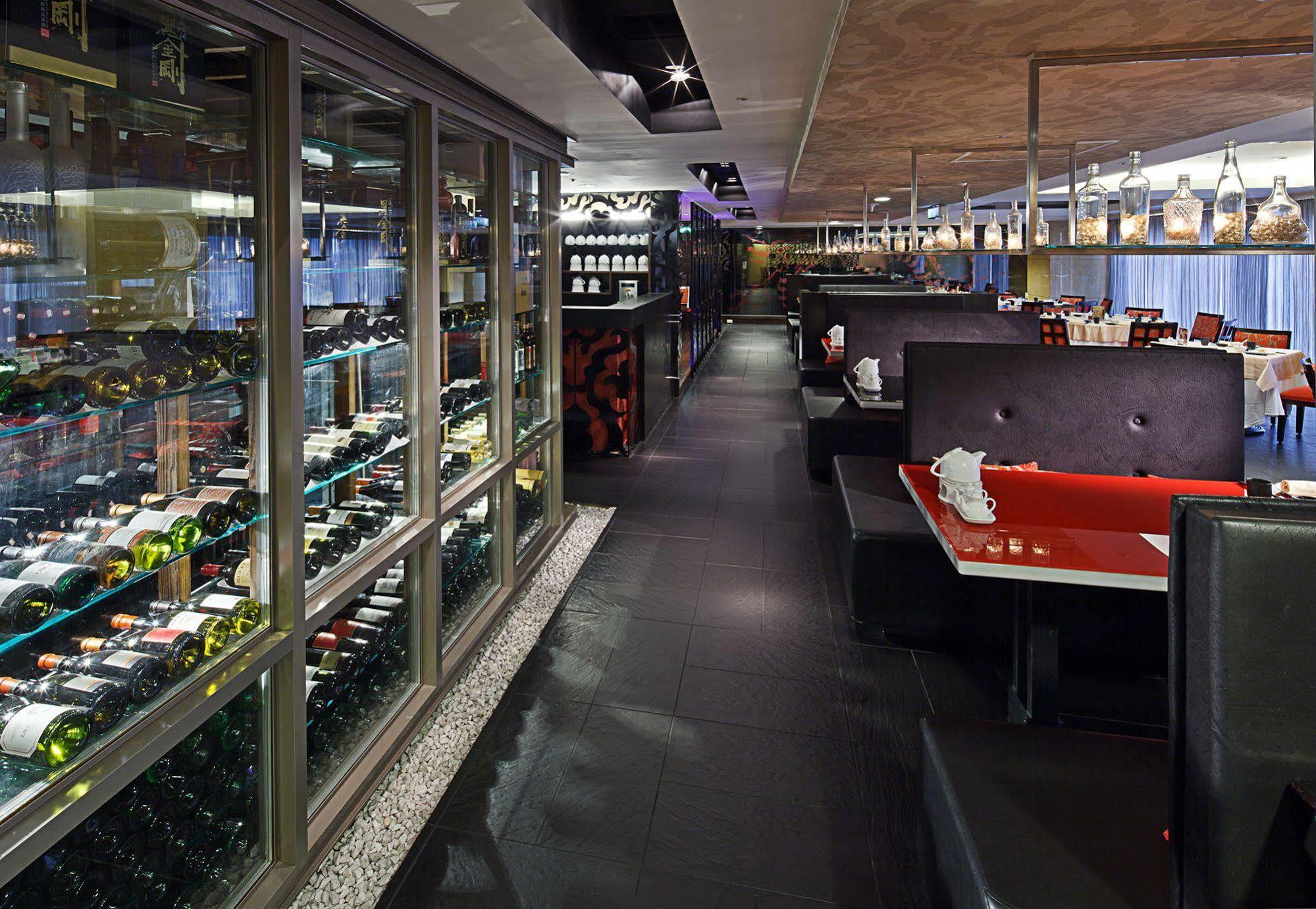 Tayih Landis Hotel Tainan Exterior photo Interior of a restaurant in Hong Kong