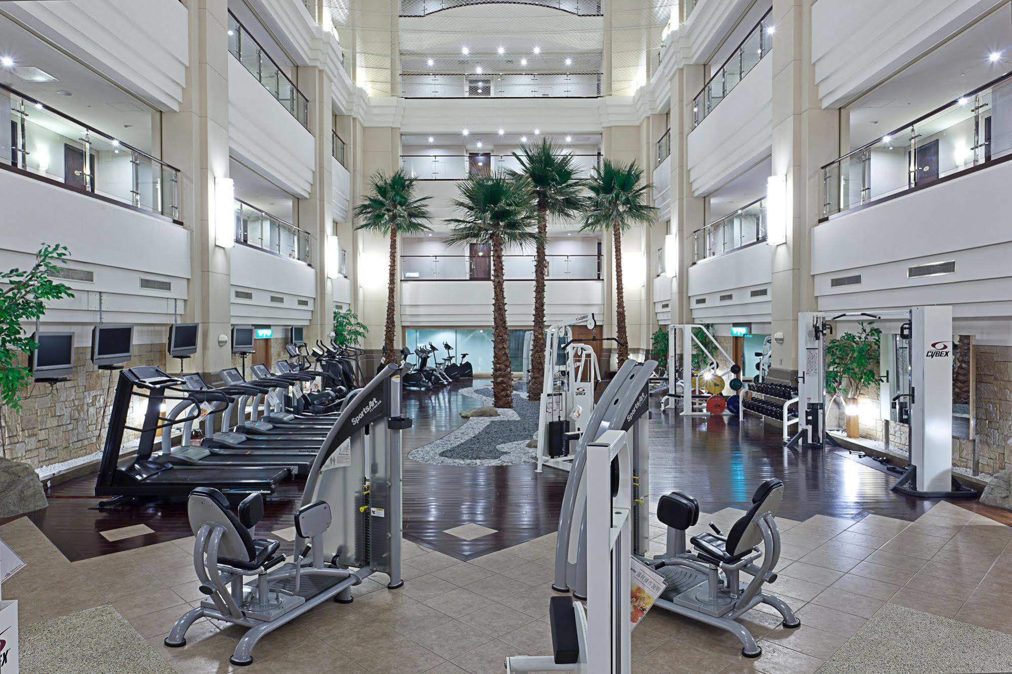 Tayih Landis Hotel Tainan Exterior photo The gym at the Four Seasons Hotel, Seoul