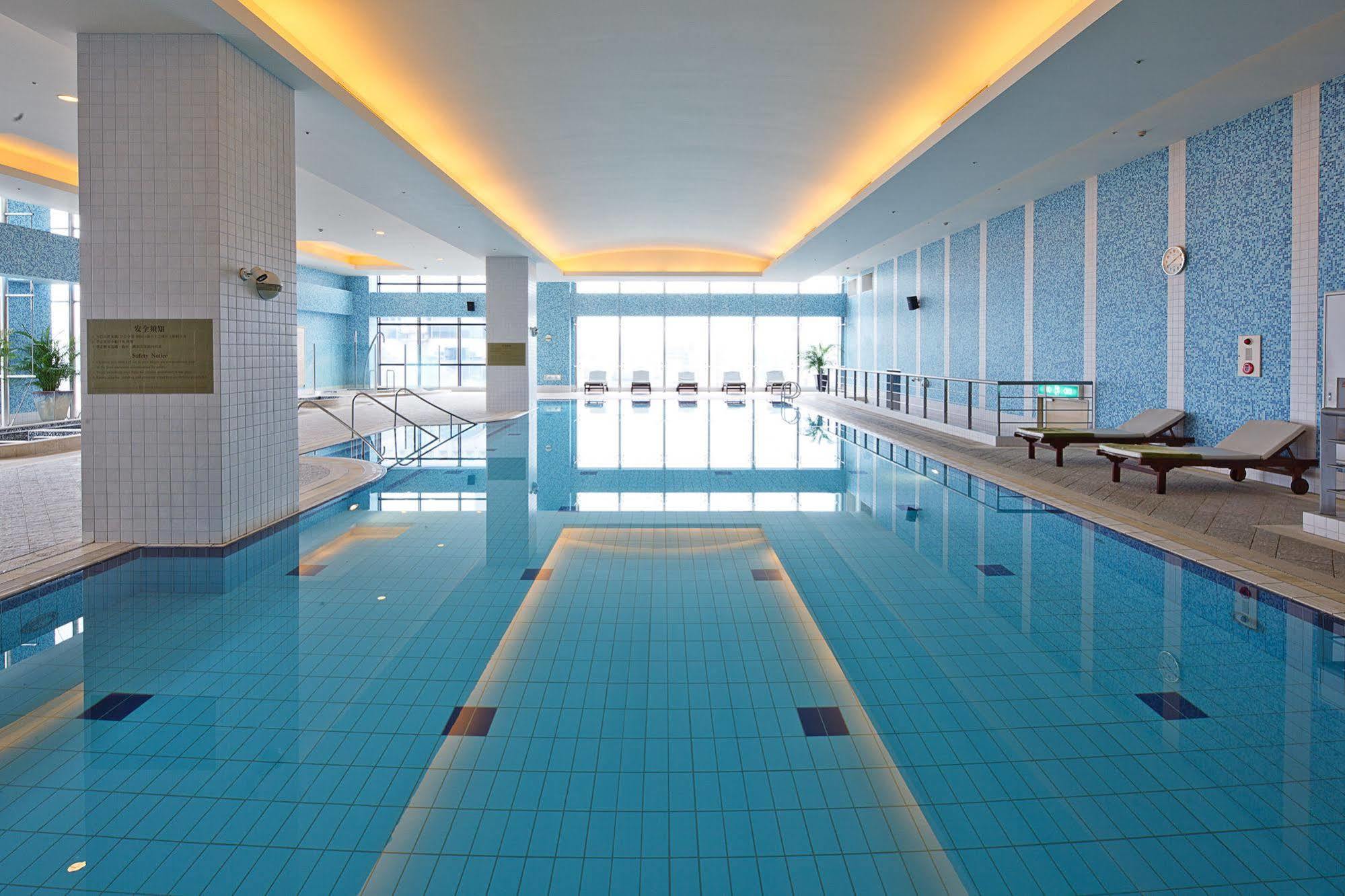 Tayih Landis Hotel Tainan Exterior photo Indoor pool