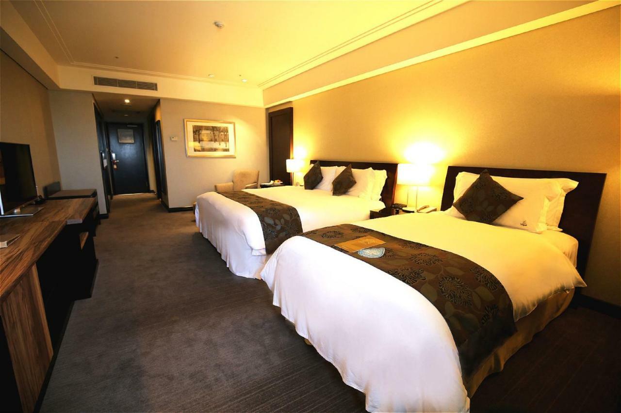 Tayih Landis Hotel Tainan Exterior photo Deluxe Room